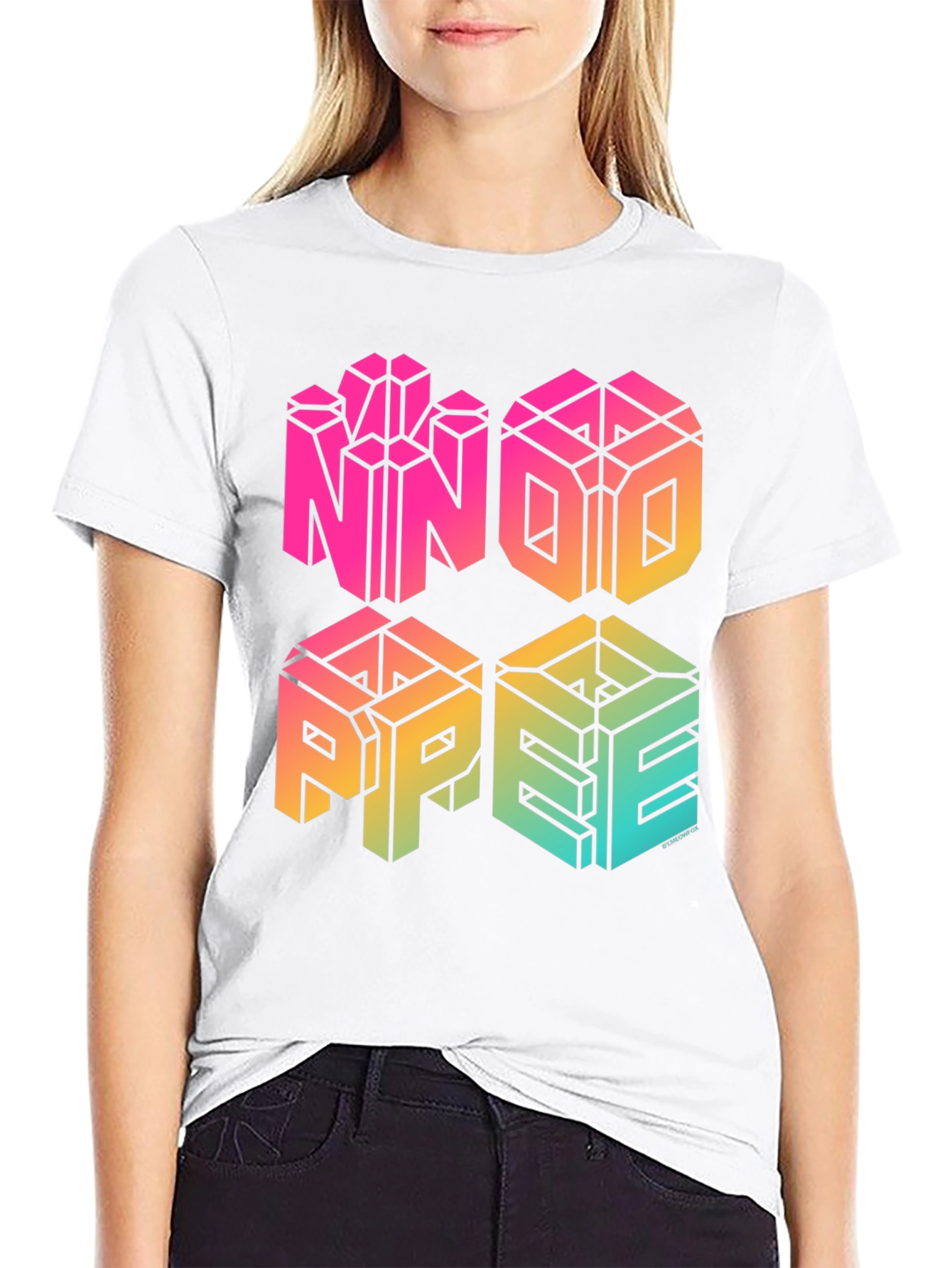 NNNO PPEE Graphic T-Shirt - Bold & Vibrant Design