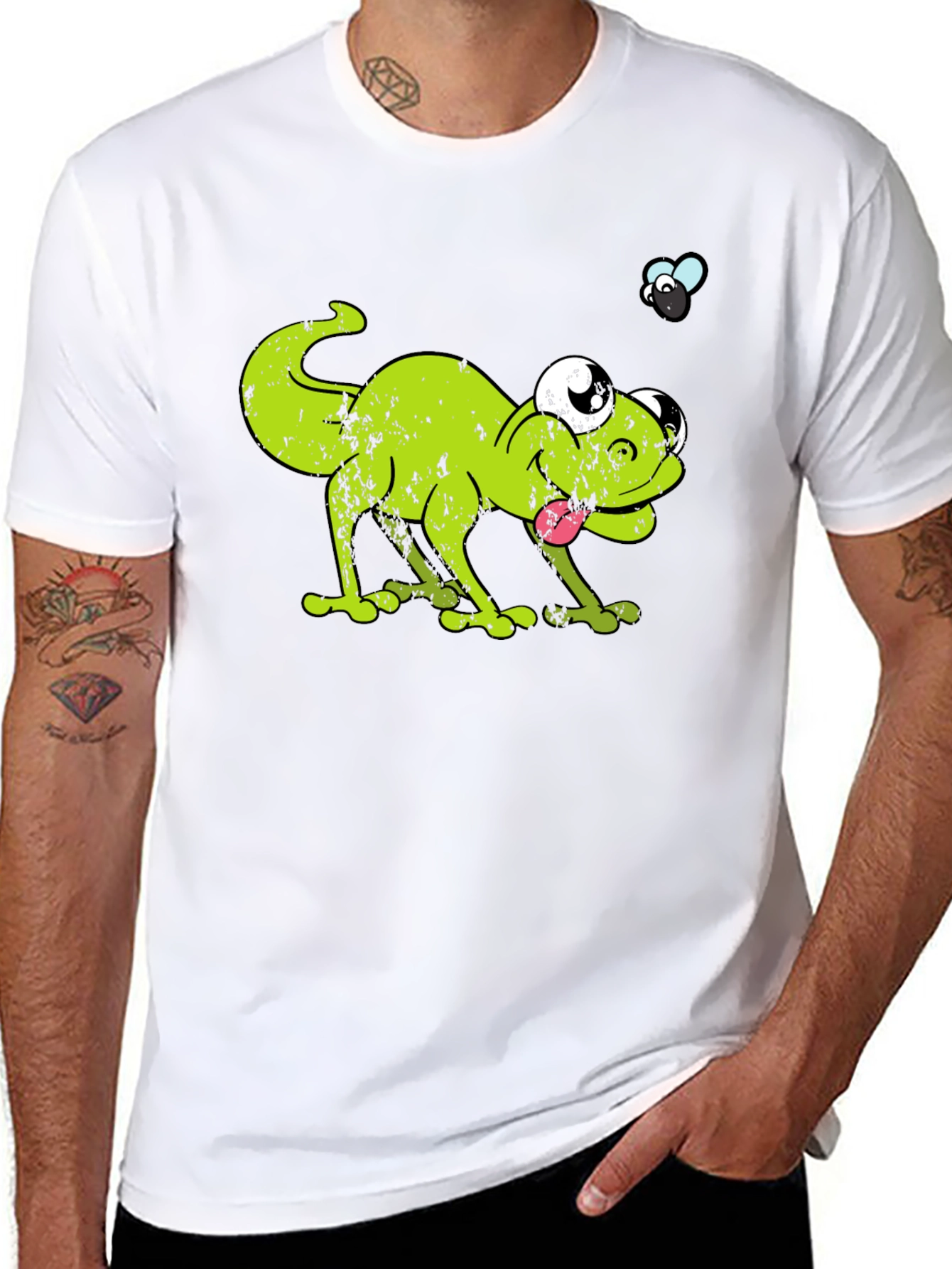 Funny Lizard Chasing Fly Graphic T-Shirt