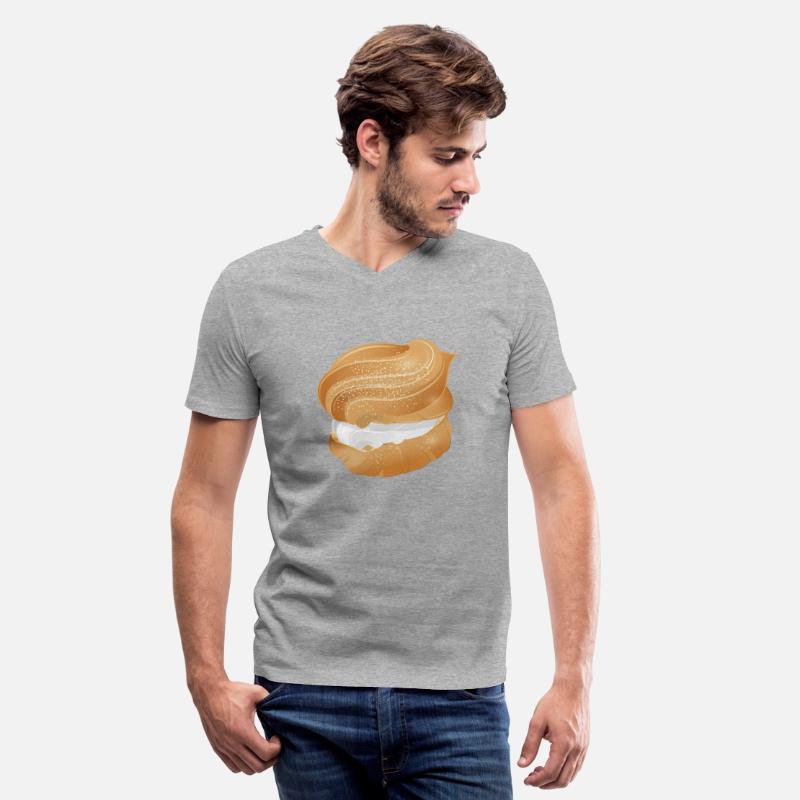 Illustration of a cream puff filled with cream