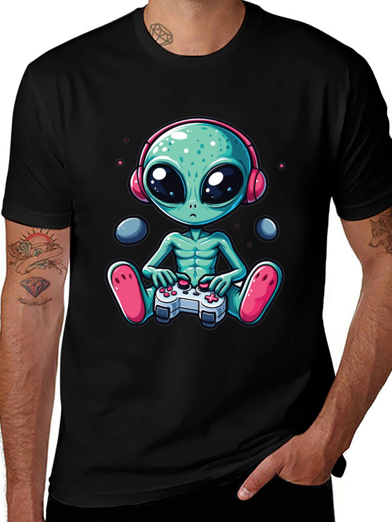 Gamer Alien Graphic Tee - Sci-Fi Comfort